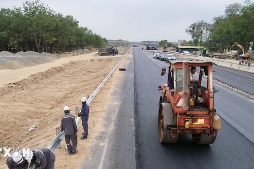 Giữ nhịp thi công trong dịp lễ tại các dự án trọng điểm ở thành phố Đồng Nai
