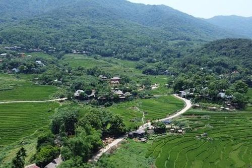 Nhà sàn cổ 'lên đời' homestay, người vùng cao kiếm hàng chục triệu mỗi tháng