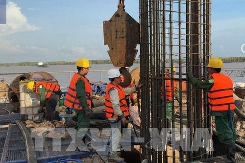 Lính Trường Sơn xuyên đêm, vượt sóng xây đường ra đảo Hòn Khoai