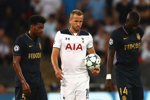 Pochettino tiết lộ Harry Kane từng phải thay đổi thói quen để vươn tầm
