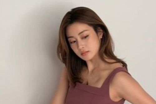Nữ diễn viên Kang So Ra khoe vóc dáng hoàn hảo dù đã sinh hai con