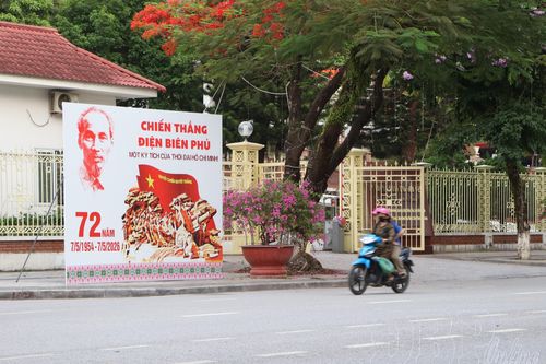 Ghi dấu Chiến thắng Điện Biên Phủ qua tranh cổ động