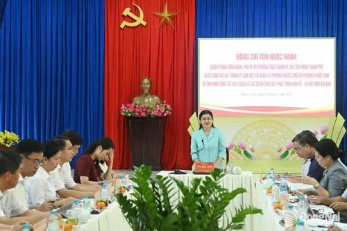 Phó Bí thư Thường trực Thành ủy Tôn Ngọc Hạnh làm việc với hai phường Phước Long, Phước Bình
