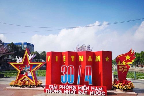 Sắc cờ lan tỏa niềm tự hào dân tộc
