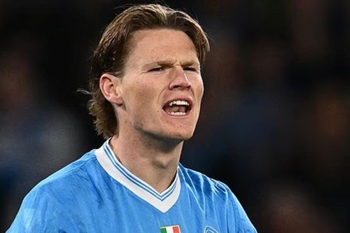 Radja Nainggolan gây sốc khi đánh giá Scott McTominay chỉ là cầu thủ trung bình