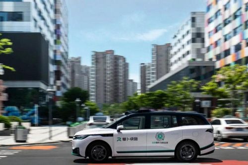 Trung Quốc tạm dừng cấp phép taxi tự lái sau sự cố hàng trăm xe Apollo Go đứng bánh tại Wuhan