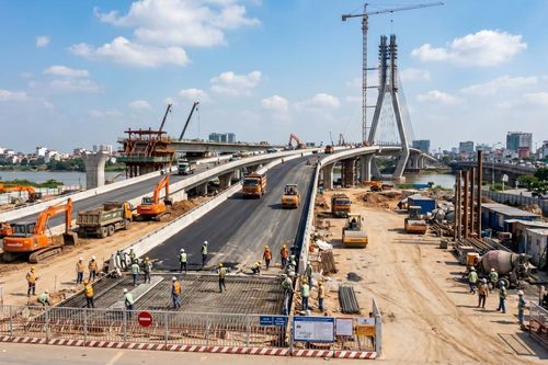 Thu nhập 400% và ưu đãi thuế: Quyền lợi vàng cho người lao động làm việc xuyên lễ 30/4-1/5
