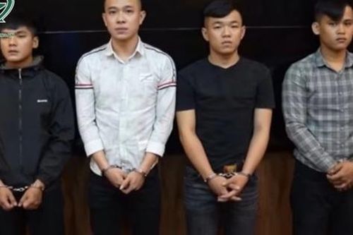 Nhóm giang hồ vác 'hàng nóng' hỗn chiến, chém người gục giữa quán nhậu ở Khánh Hòa