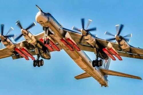Oanh tạc cơ hạt nhân Tu-95 Nga bị tiêm kích NATO áp sát khi bay qua biển Na Uy