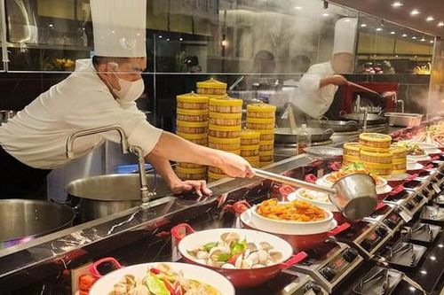 Giá buffet hải sản ở Hà Nội dịp nghỉ lễ 30/4 - 1/5 như thế nào?