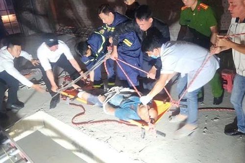 Bị ngã dưới tầng hầm sâu, người đàn ông may mắn được công an cứu sống