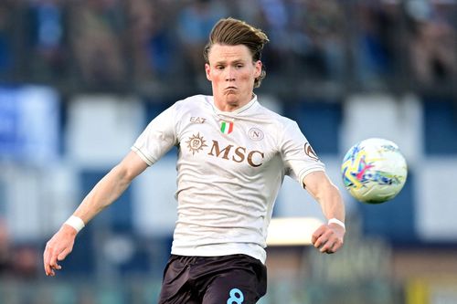 Nainggolan chê McTominay 'tầm thường' dù bùng nổ tại Napoli