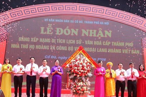 Hà Nội trao bằng xếp hạng cấp thành phố cho di tích văn hóa lịch sử làng La Xuyên, xã Cổ Đô
