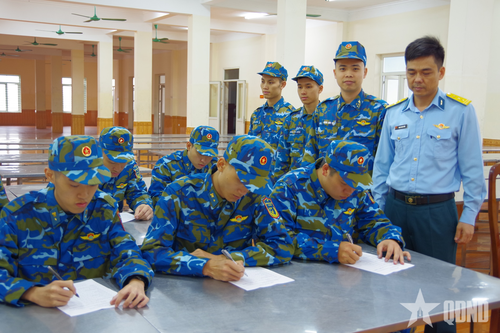 Sư đoàn 363: Tích cực đổi mới công tác giáo dục chính trị tại cơ sở