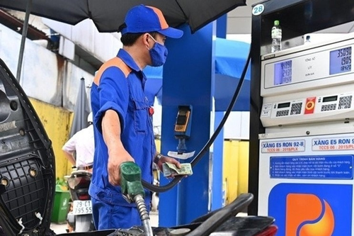 Kéo dài giảm thuế nhập khẩu xăng, dầu đến hết ngày 30-6-2026