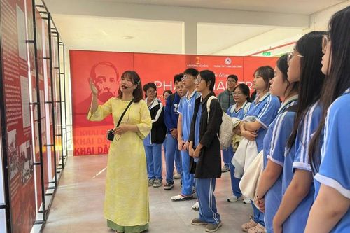 Đưa bảo tàng đến trường học: Chạm vào quá khứ, nuôi dưỡng tự hào
