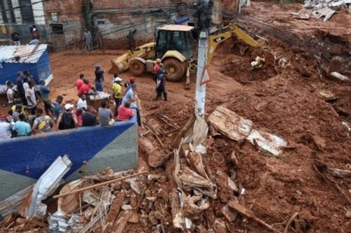 Mưa lớn tàn phá Đông Bắc Brazil, ít nhất 6 người thiệt mạng, hàng nghìn người sơ tán