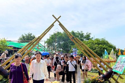Rực rỡ chợ phiên Tây Bắc giữa lòng Thủ đô