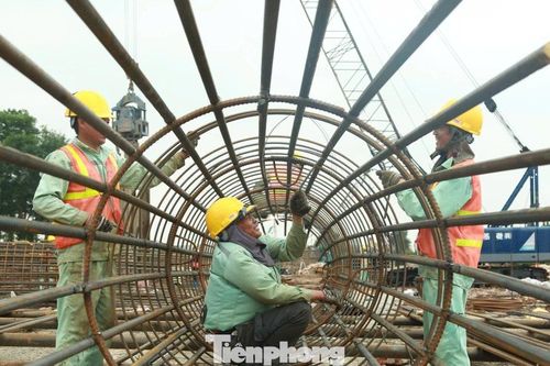 Thi công xuyên lễ tại 4 dự án cầu bắc qua Sông Hồng