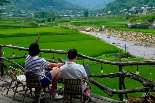 Khách Hà Nội đi 220km đến nơi 'nghe tên đã hạnh phúc' để tắm suối, ăn món ngon