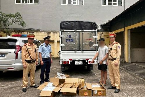 Liên tiếp phát hiện hàng hóa không rõ nguồn gốc dịp nghỉ lễ