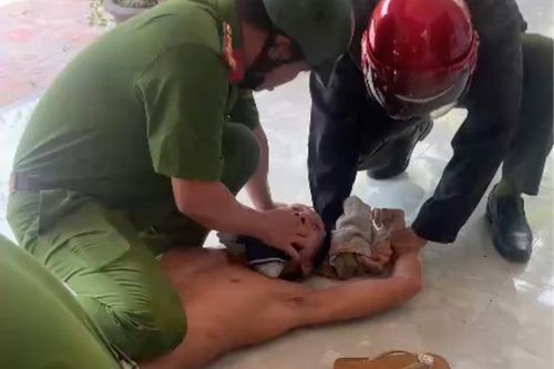 Chồng sát hại vợ, con và chém cha mẹ ruột gây thương tích