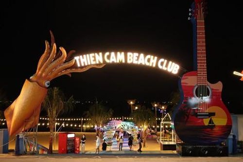 Hà Tĩnh 'đánh thức' kinh tế đêm ven biển
