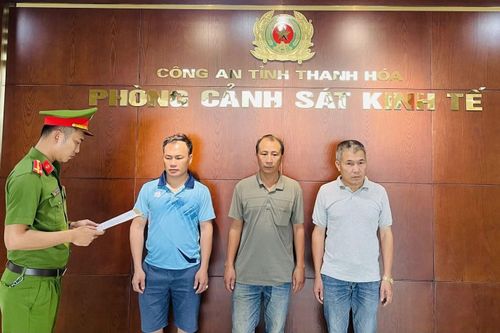 Rủ nhau khai thác đất bán kiếm lời, 3 đối tượng bị khởi tố