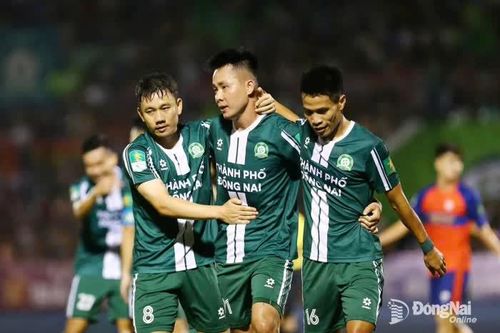 Trường Tươi Đồng Nai 'thị uy' sức mạnh bằng 'mưa' bàn thắng