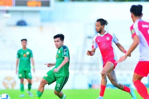 Quy Nhơn United 'ngã ngựa', mất vị trí trong top 3 sau vòng 17 Giải hạng Nhất Quốc gia