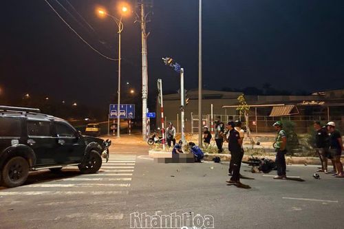 Va chạm với ô tô, nam thanh niên đi xe máy tử vong