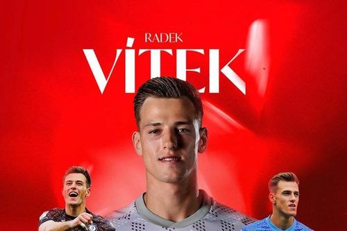 Radek Vitek thâu tóm danh hiệu tại Bristol City: Lời khẳng định gửi đến Man Utd