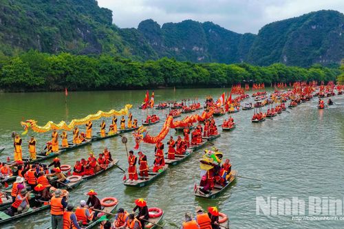 Ninh Bình đón hơn 2,7 triệu lượt khách du lịch trong dịp Giỗ Tổ Hùng Vương và nghỉ lễ 30/4-1/5