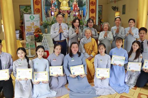 An Giang: Huynh trưởng Gia đình Phật tử tỉnh thọ cấp Tập và Tín