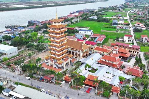 Ninh Bình: Hơn 3.000 Phật tử Đạo tràng Pháp Hoa miền Bắc tham dự khóa tu Ngày an lạc tại chùa Linh Ứng