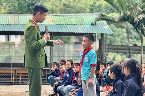 Hiệu quả từ mô hình 'An ninh vững vàng, bản làng bình yên'