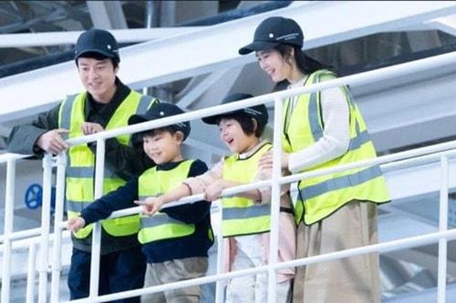 Trung Quốc biến nhà máy công nghệ thành lớp học cuối tuần cho trẻ em
