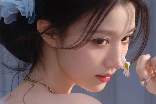 Giữa lúc phim Hoa ngữ đóng băng, đây là sao nữ hiếm hoi nhận phim mới liên tục