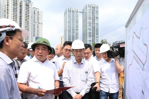 Bí thư Thành ủy Hà Nội thị sát hàng loạt dự án, công trình trọng điểm, yêu cầu phải cam kết tiến độ