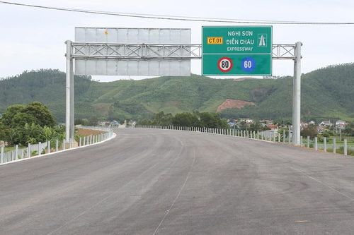 Năm tuyến cao tốc Bắc- Nam do Nhà nước đầu tư mang về 580 tỷ đồng sau 2 tháng thu phí