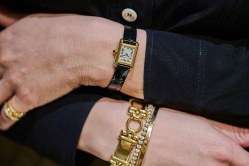 Gen Z chuộng 'xa xỉ thầm lặng', đồng hồ nhỏ lên ngôi