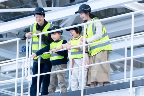 Du lịch công nghiệp bùng nổ, trẻ em Trung Quốc lớn lên cùng công nghệ