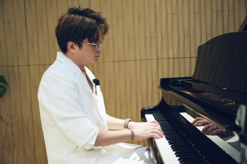Nhạc sĩ Tạ Duy Tuấn: 'Kiến trúc sư' âm nhạc của 'VinhVerse concert 2026'