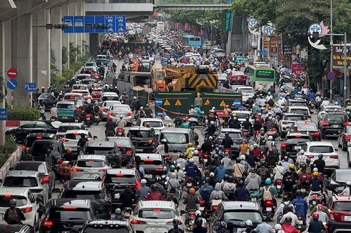 Giao thông tại Hà Nội và TP.HCM ùn tắc ngày đầu sau kỳ nghỉ lễ