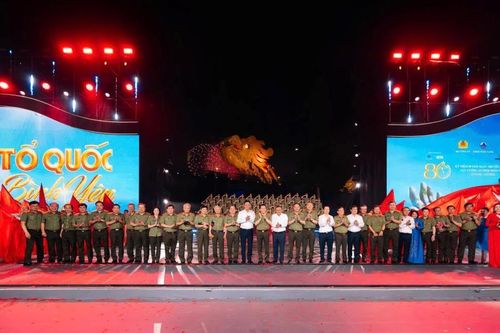 Gala Tổ quốc bình yên - Bản hùng ca 80 năm An ninh nhân dân tỏa sáng bên sông Hàn