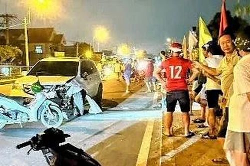 Liên tiếp 2 vụ ô tô va chạm với xe máy, 6 người thương vong