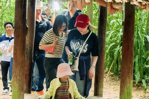 Du lịch 'thắng lớn' dịp lễ