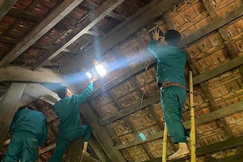 Nghệ An hỗ trợ người dân khắc phục hậu quả mưa đá, dông lốc