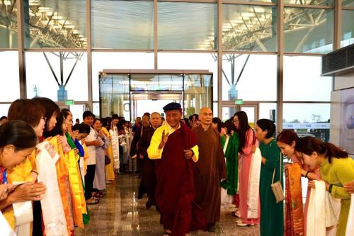 Đức Gyalwang Drukpa rời Việt Nam, kết thúc Pháp hội cầu nguyện hòa bình