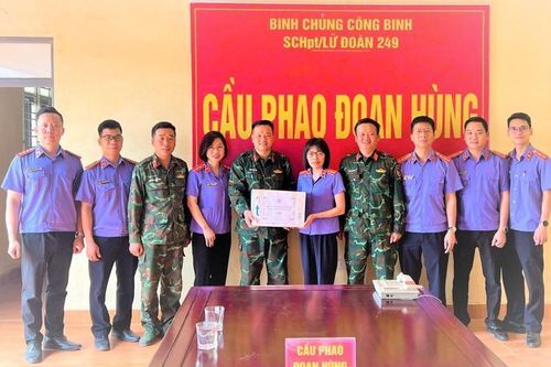 VKSND khu vực 5, tỉnh Phú Thọ thăm, tặng quà Lữ đoàn 249, Binh chủng Công binh